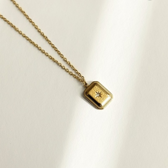 Star Rectangle Necklace | Gold Plated Stainless Steel - Picture 2 of 4